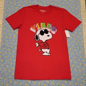😎 🥜 Joe Cool 🐶 Peanuts Snoopy Shirt NWT 🔥 Small VIBES 🌈 Summer ☀️ Red
